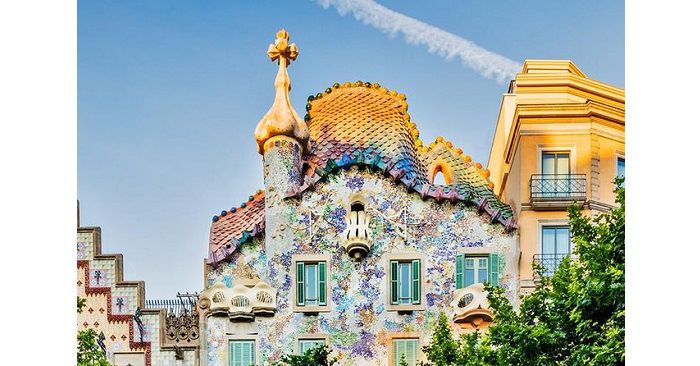 کازا باتیو Casa Batlló بارسلونا اثر آنتونی گائودی Antoni Gaudí