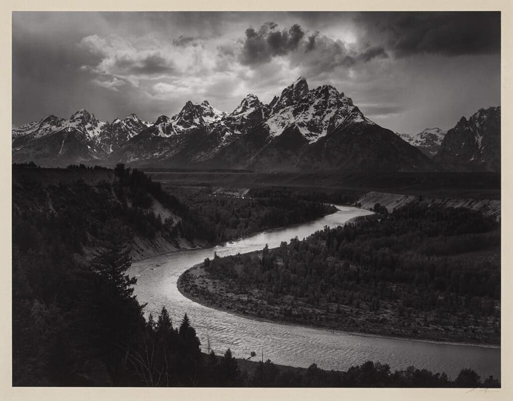 انسل آدامز(Ansel Adams)، یکی از تاثیرگذارترین عکاسان